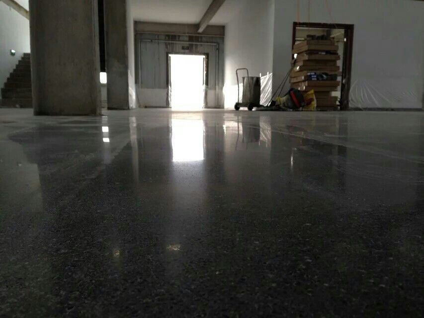 水泥地面打磨抛光硬化